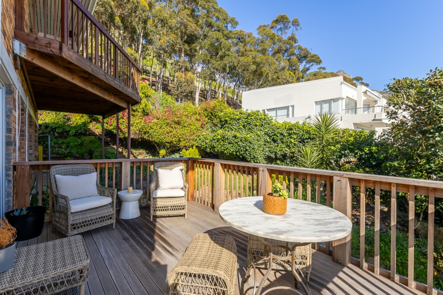 1 Bedroom Property for Sale in Sea Point Western Cape